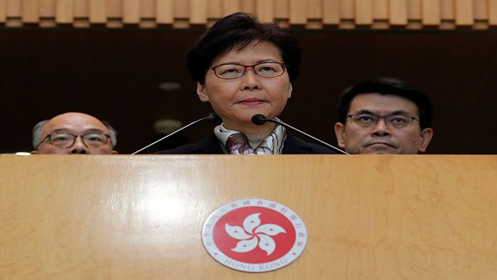 Carrie Lam advirtió que los manifestantes están llevando a Hong Kong hacia una situación muy peligrosa.