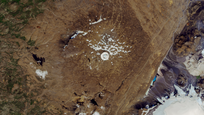 La NASA presentó fotografías para mostrar la desaparición del glaciar Okjökull en Islandia.
