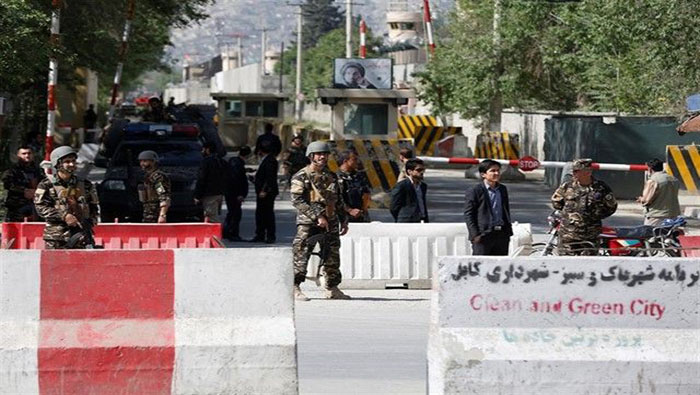 Al menos 63 personas murieron en un atentado suicida con bomba perpetrado este sábado durante una boda en Kabul.