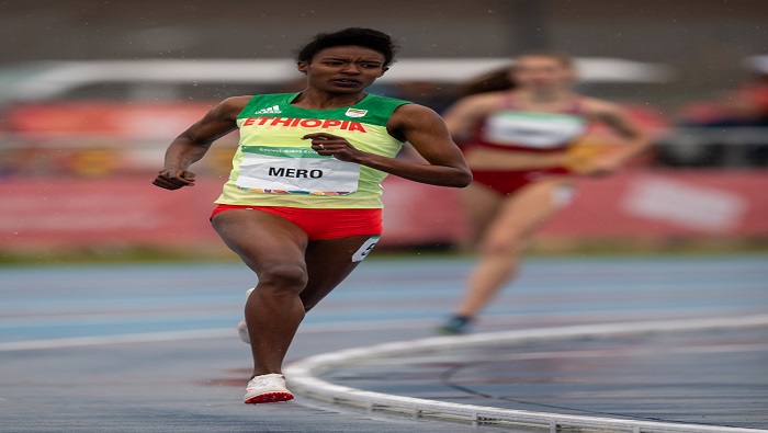 La etíope Hirut Meshesha Mero alcanzó el primer puesto del podio con un tiempo de dos minutos, tres segundos y 16 centésimas en 800 metros planos.