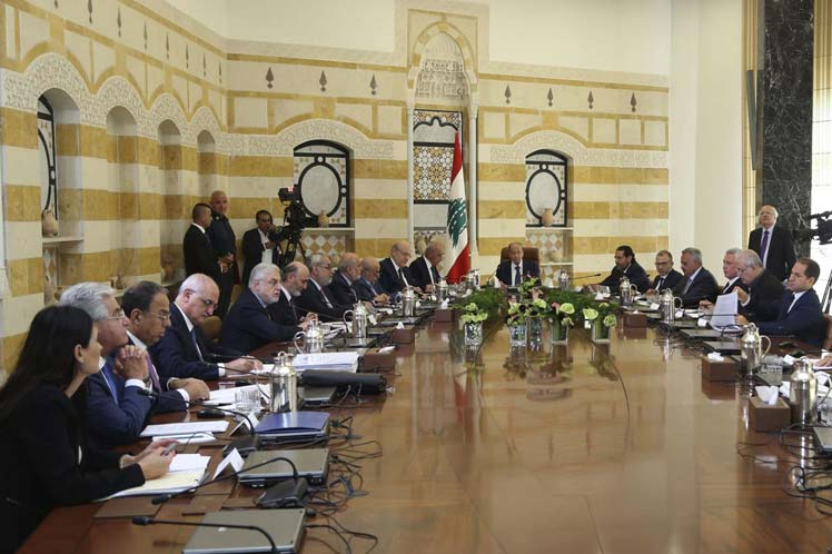 Esta decisión se tomó tras una reunión liderada por el presidente Michel Aoun, el primer ministro Saad Hariri y el titular del Parlamento, Nabih Berri.