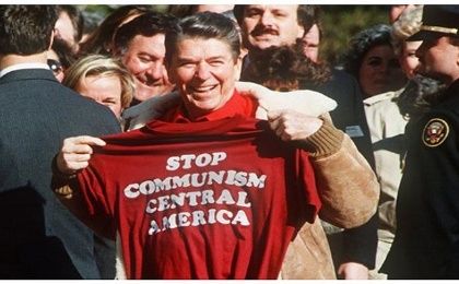 ¡“ALTO AL COMUNISMO EN CENTROAMÉRICA”! era el slogan y política del más rabioso anticomunista y antisandinista, el presidente estadounidense Ronald Reagan.
