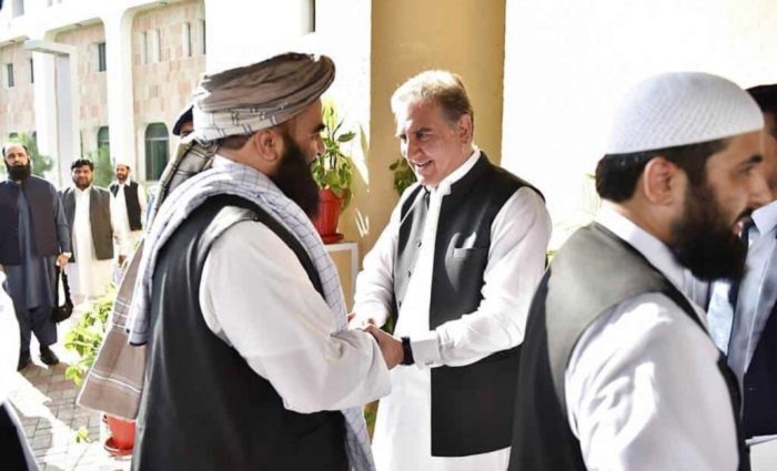 Los talibanes también se reunieron con el canciller de Pakistán, Shah Mehmood Qureshi.