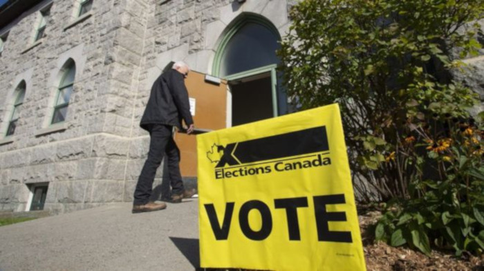 Los centros de votación en las provincias de Terranova y Labrador, en el extremos este del país, abrieron a las 11H00 GMT.