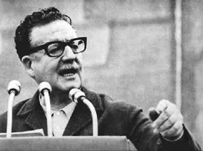 Los derechos que defendía Allende aún están sin cumplir en Chile, donde el pueblo ha vuelto a las calles a exigirlos.