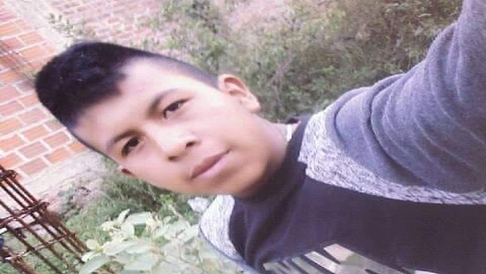 La víctima fue identificada como Alex Vitonás Casamachín, un joven de 18 años que, al parecer, no revestía un rol de liderazgo en la región.