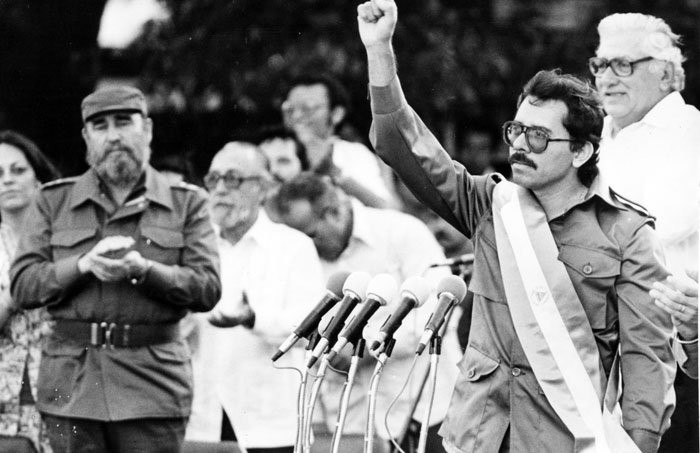 El líder cubano Fidel Castro asistió de forma sorpresiva a la tomo de posesión de Daniel Ortega el 10 de enero de 1985