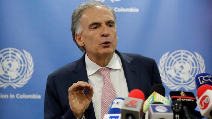 El enviado, Jean Arnault, ha fungido como representante especial del secretario general para Colombia, Georgia, Afganistán, Burundi y Guatemala.