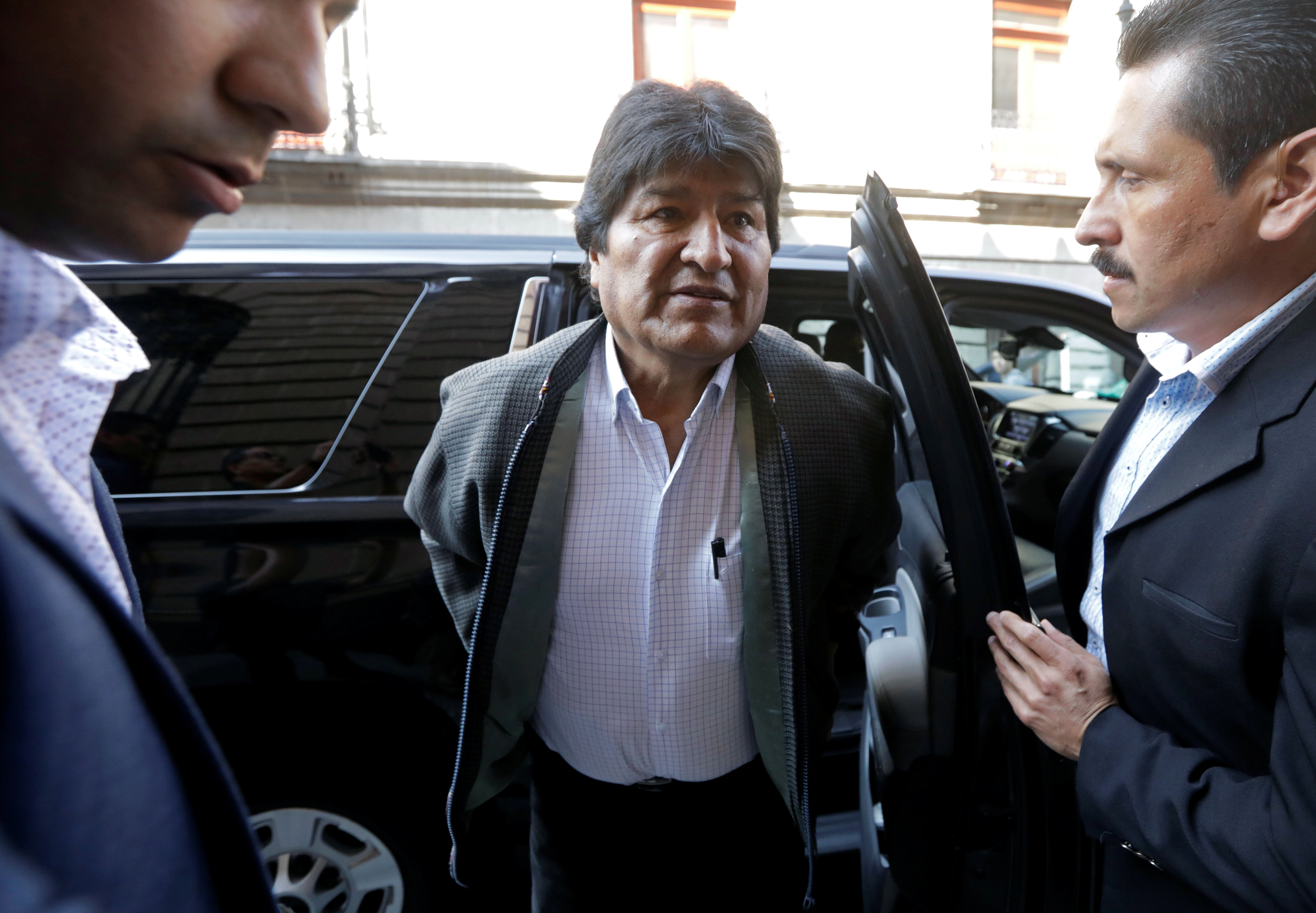 Evo Morales llegó este jueves al aeropuerto internacional Ezeiza, para permanecer en Argentina por tiempo indefinido.