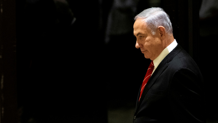 El principal rival político de Netanyahu, Benny Gantz señaló que “Netanyahu va a ir a juicio, debemos seguir adelante”.