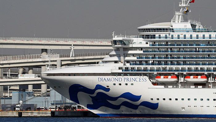 Desde el pasado lunes, el crucero Diamond Princess se encuentra en Yokohama con sus 3.700 pasajeros y tripulantes a bordo en cuarentena,
