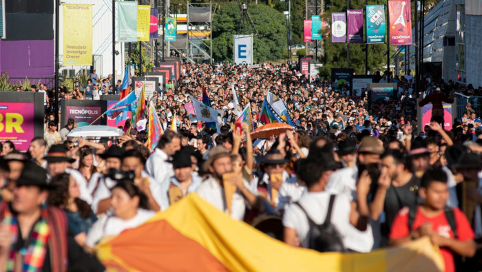 Miles de argentinos participaron el sábado en la reinauguración del recinto cultural Tecnópolis.