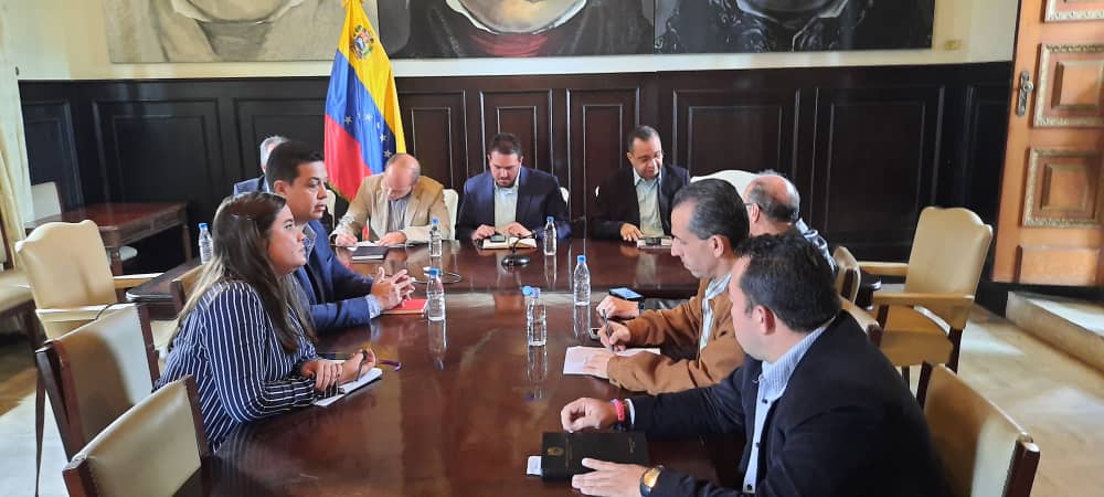 Gobierno venezolano y oposición venezolana avanzan en los acuerdos fijados en la Mesa de Diálogo.