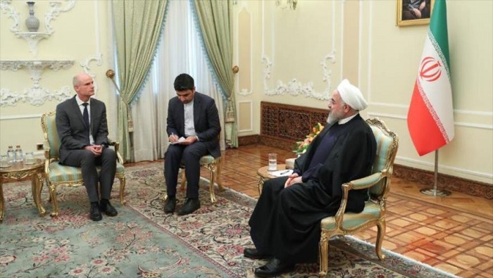 El presidente persa sostuvo un encuentro con el canciller holandés en Teherán.