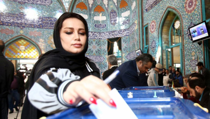 Los bloques conservadores iraníes habrían conseguido al menos 220 de los 290 escaños del parlamento nacional.