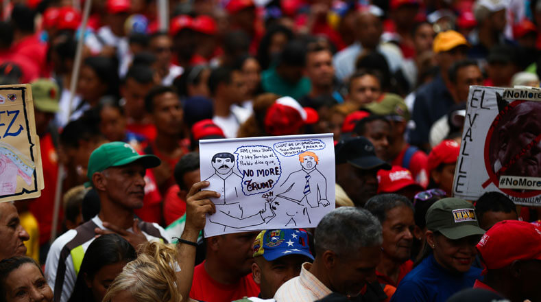La marcha se unió a la jornada mundial de solidaridad con Venezuela, organizada por movimientos sociales internacionales.