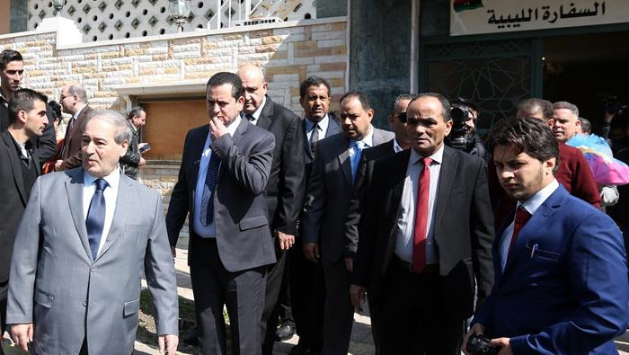 La delegación libia busca coordinar con su par siria la búsqueda de soluciones a problemas comunes.