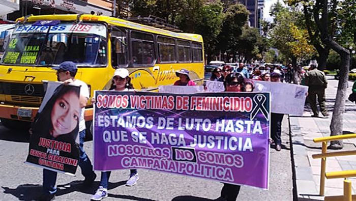 Grupo de familiares de víctimas de feminicidios exigen justicia y  el cese a la impunidad.