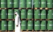 Arabia Saudita recortó sus precios de venta oficiales de abril.