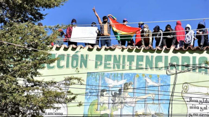 Amotinamiento en cárcel de Bolivia para exigir mejor atención