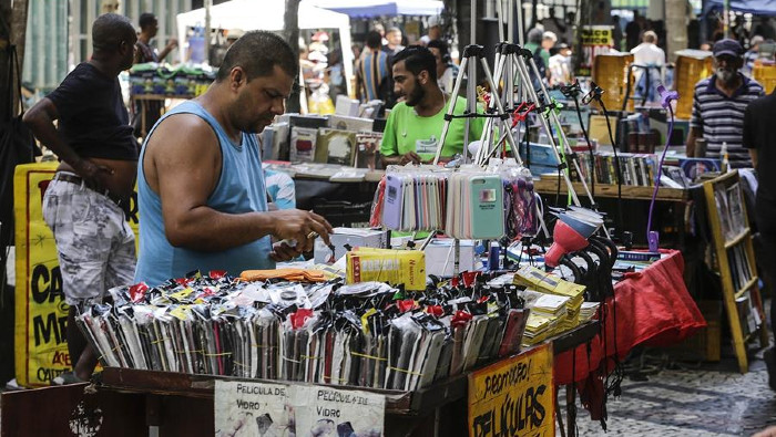 Esta situación ha generado que cada vez más brasileños dependan de la economía informal.