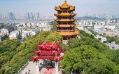 Vista de la Torre de la Grulla Amarilla, o Huanghelou, un lugar emblemático en Wuhan, capital de la central provincia china de Hubei.