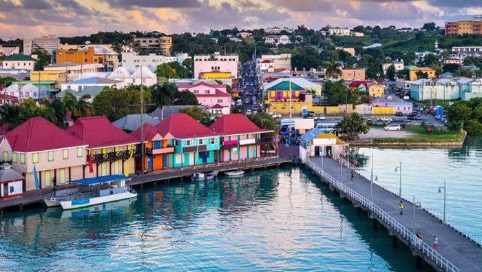 La industria turística es un sector clave para la economía de Antigua y Barbuda.