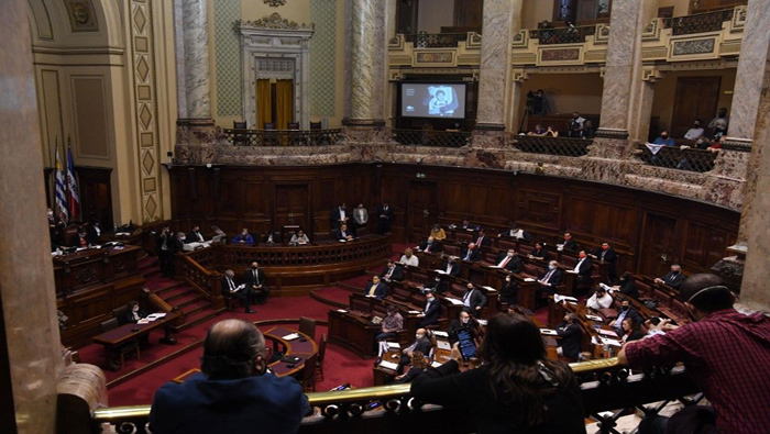 De acuerdo al Frente Amplio uruguayo, la Ley de Libre Consideración genera aumento de desigualdad económica.