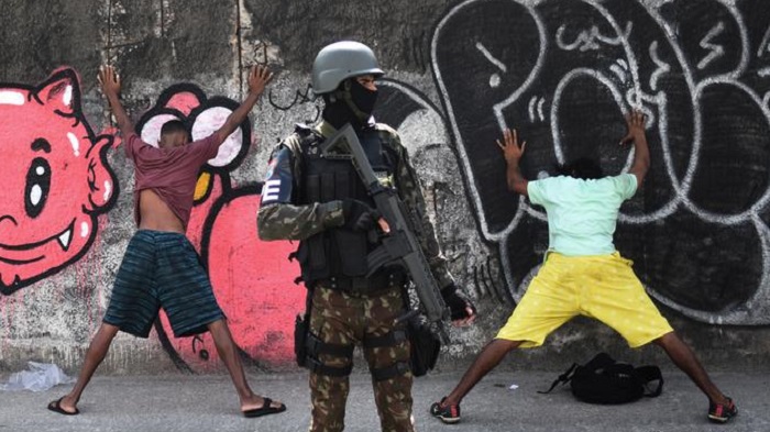 La policía de Río de Janeiro ha sido acusada con frecuencia de excederse en el uso de la fuerza.