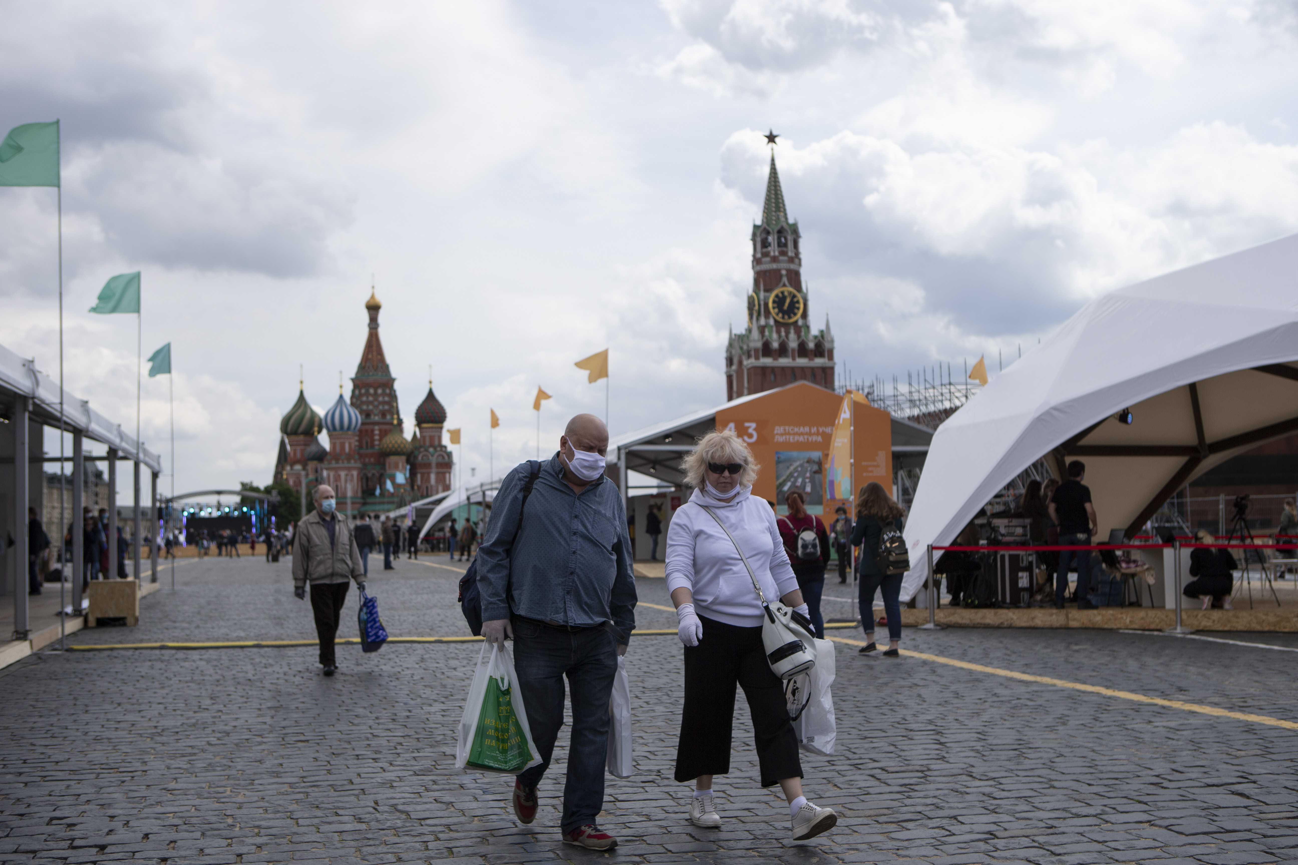Moscú continúa siendo el centro de la pandemia en el país, aunque ha recibido la ayuda de otras regiones.