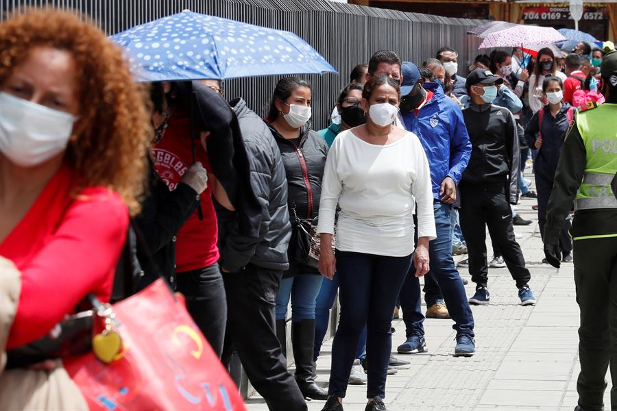 Colombia registra al menos 34 focos con multitudes de personas sin guardar las medidas de distanciamiento durante primer Día Sin IVA.