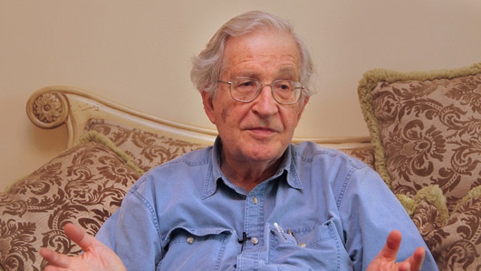 Chomsky aseguró que EE.UU. es el peor lugar del mundo para el coronavirus.