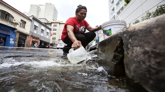 Se estima que 35 millones de brasileños carece de agua potable, mientras que las aguas residuales de 100 millones se vierten sin tratar.