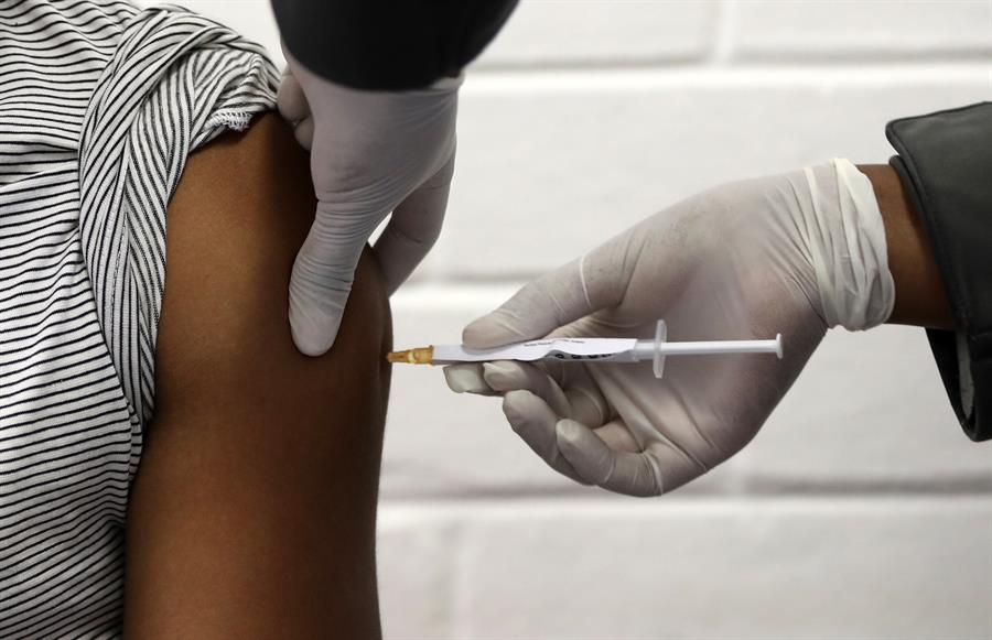 Sin una vacuna en el corto plazo y sin medidas efectivas de control, autoridades sanitarias ven un aumento descontrolado de la pandemia en EE.UU.