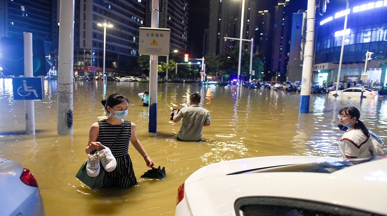 Pérdidas estimadas de 6.000 millones de dólares causaron los fuertes aguaceros y crecidas en China, que se extendieron a 26 provincias. Casas, áreas de cultivo e infraestructura fueron dañadas. Unas 150 personas murieron. 