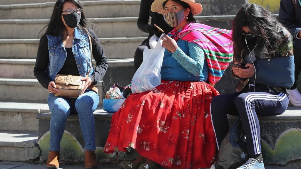 La población boliviana se enfrenta a la pandemia de la Covid-19 en condiciones que el Gobierno de facto no ha logrado el control de la epidemia.