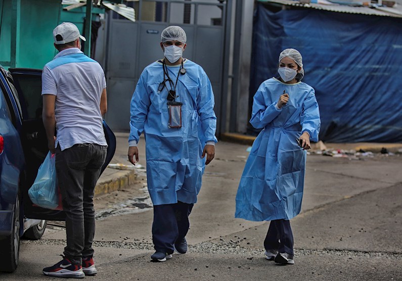 En Honduras, la pandemia de la Covid-19 se ha cobrado la vida de casi 1.200 personas según las cifras oficiales.
