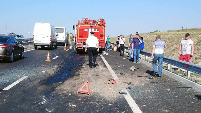 El accidente tuvo lugar en un trayecto de la carretera que conecta las ciudades de Belogorsk con Simferópol.