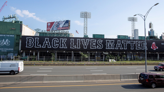 El equipo profesional de béisbol los Medias Rojas de Boston expresa su solidaridad con el movimiento Black Lives Matter.