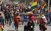 La Central Obrera Boliviana, respaldada por organizaciones sociales e indígenas, ha llamado a mantener la huelga general indefinida, ante la falta de acuerdo con el Gobierno de facto.