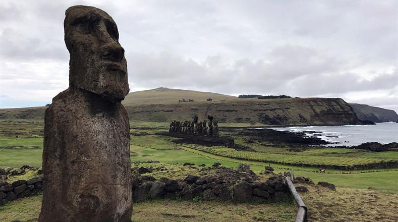El impacto del cambio climático en el Parque nacional de Rapa Nui (Isla de Pascua, Chile) ha ocasionado la escasez de agua por la reducción de lluvias, la subida del nivel del mar, las inundaciones y la erosión de la costa.