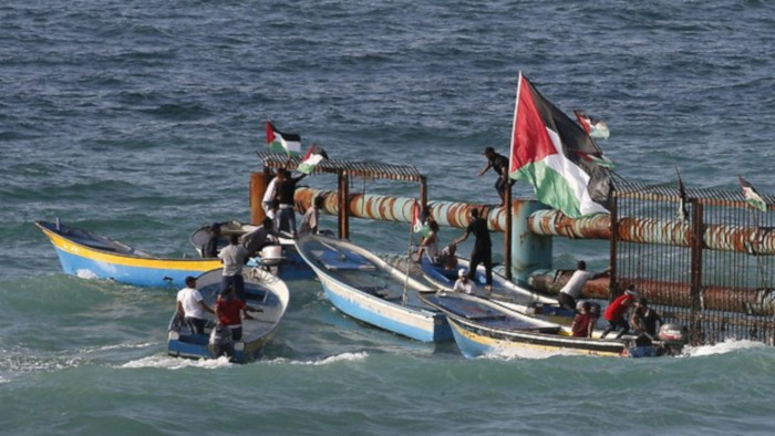 El ministro israelí de Defensa, Benny Gantz, ordenó cerrar por completo la zona de pesca frente a la costa de Gaza.