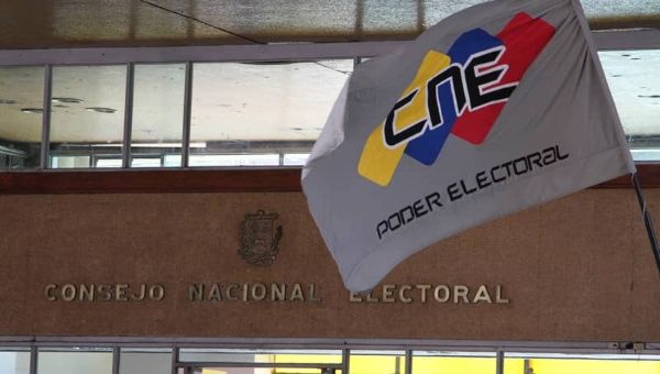 Aunque la trama está en evolución, por el momento, algunos partidos de la oposición en Venezuela decidieron no participar en las próximas elecciones parlamentarias del 6 de diciembre.. En tanto, otros defienden su derecho a participar y se alejan de la propuesta unitaria de Juan Guaidó. 