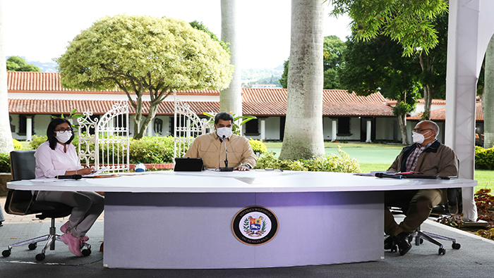 El presidente Maduro reiteró que el destino del país lo decide el pueblo en las urnas y en paz.