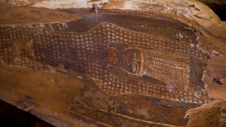 Los ataúdes fueron encontrados en un sitio arqueológico en la necrópolis de Saqqara en Giza, Egipto.