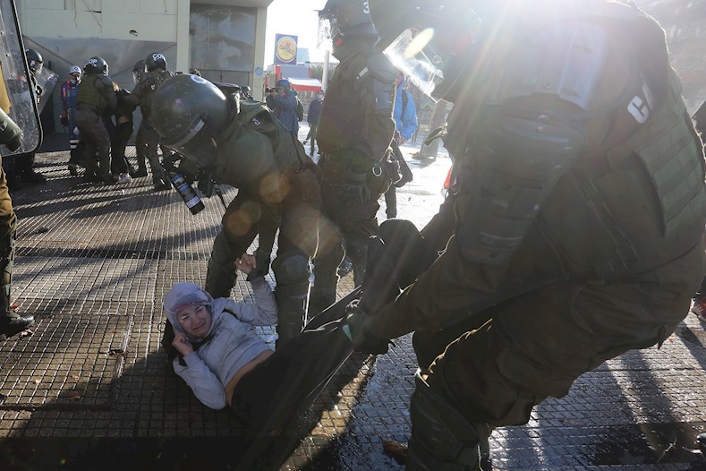Los enfrentamientos de este 11 de septiembre revelan una vez más el descontento del pueblo chileno con las políticas represivas y arbitrarias del actual Gobierno de Sebastián Piñera.
