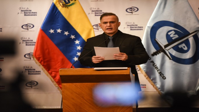Estas acciones de agresión se encuentran descritas en documentos del Comando Sur de los Estados Unidos con el objetivo de derrocar el Gobierno venezolano.