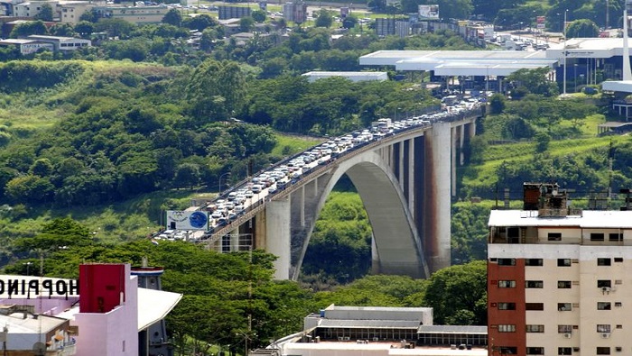 El Gobierno de Paraguay precisó que por el momento solo reabrirá este paso fronterizo, a través del Puente de la Amistad.
