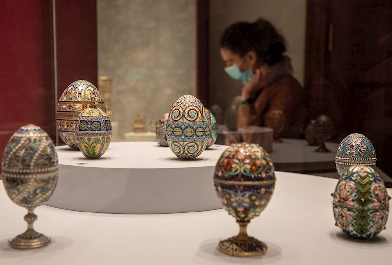 Estas colecciones benefician a los museos más grandes del mundo y se encuentran en la cima de la fama y despiertan un gran interés entre los que aman y aprecian las joyas rusas.