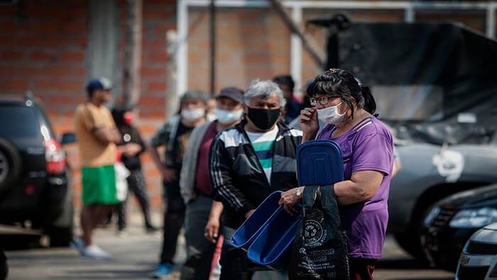 Las regiones argentinas más afectadas por la pandemia son la provincia de Buenos Aires con 456.470 contagios confirmados, seguida de la área metropolitana de Buenos Aires con 132.734 casos.